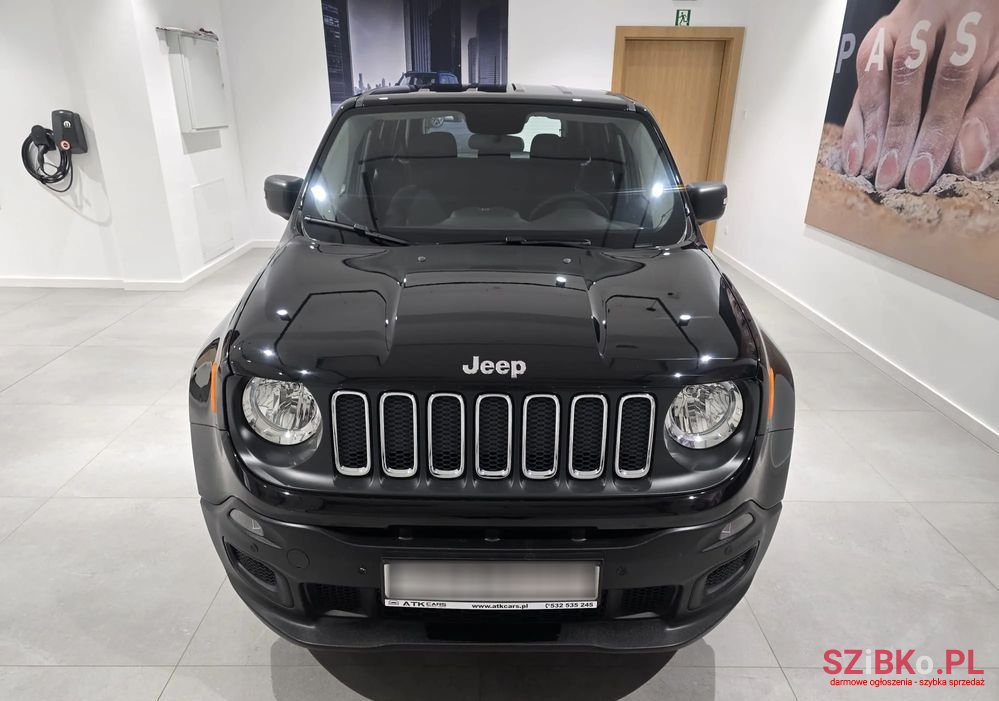 2016' Jeep Renegade photo #2