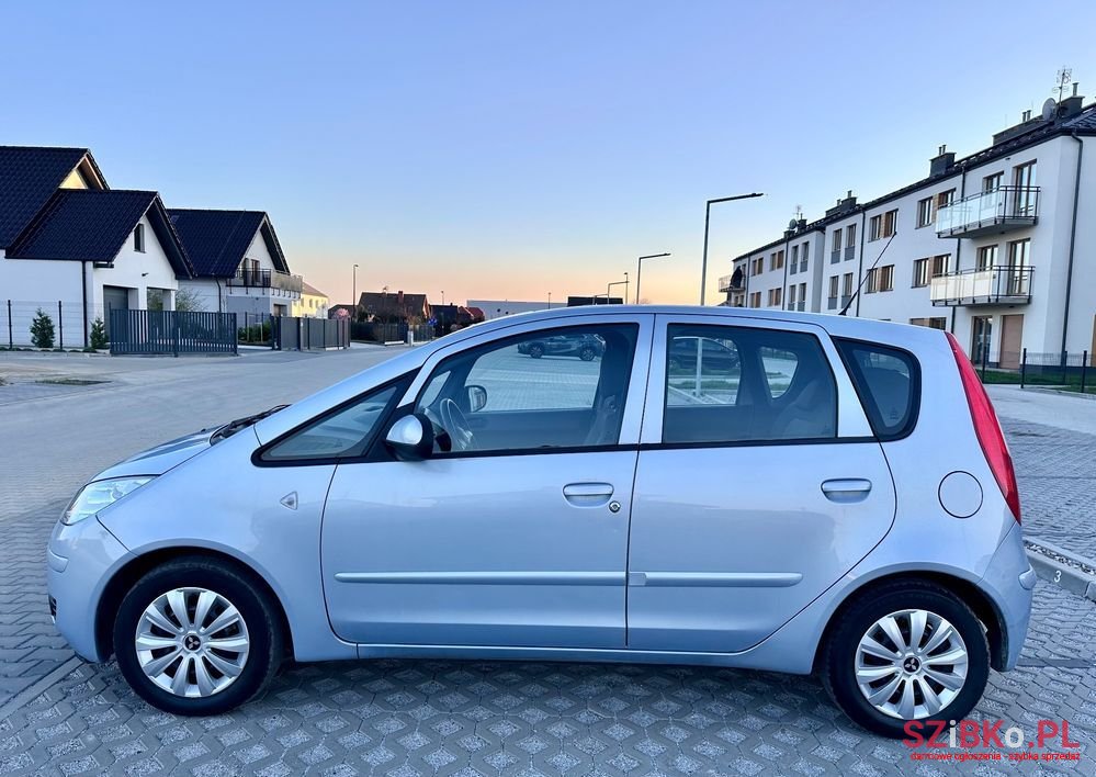 2007' Mitsubishi Colt photo #4