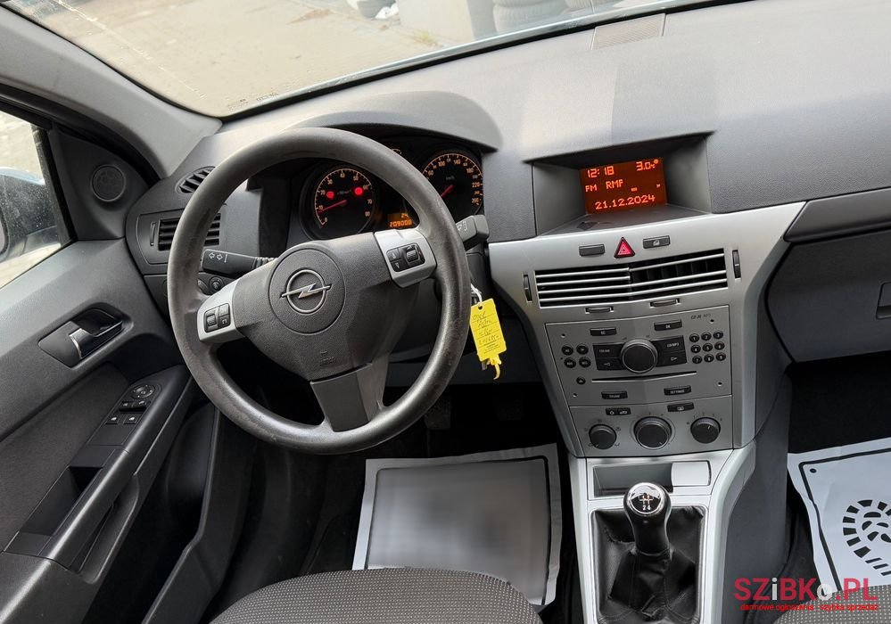 2010' Opel Astra 1.4 Edition photo #6