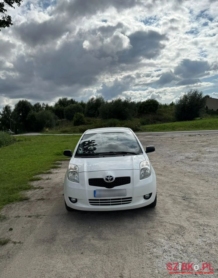 2008' Toyota Yaris photo #2