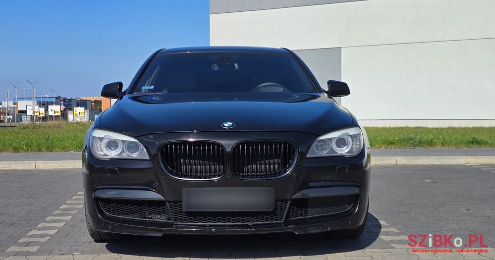 2012' BMW 7 Series 740D Xdrive photo #3