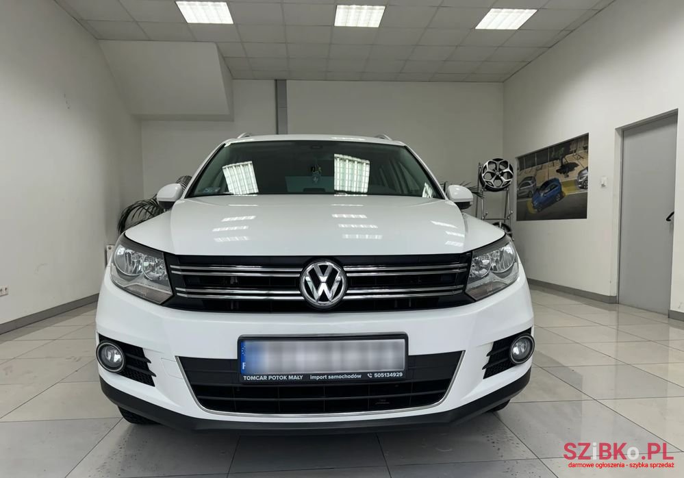 2012' Volkswagen Tiguan photo #2