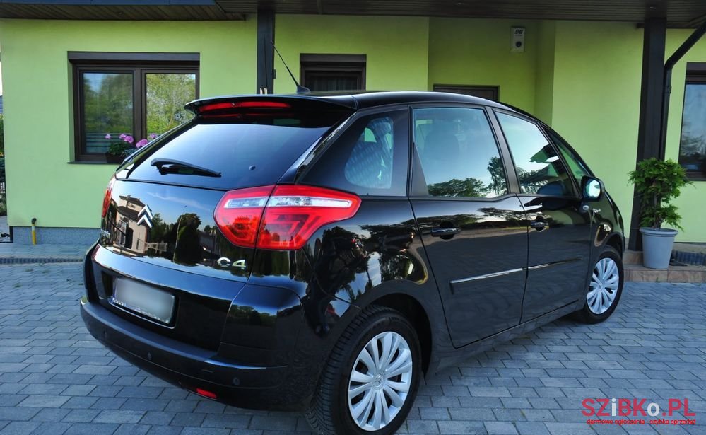 2008' Citroen C4 Picasso photo #5