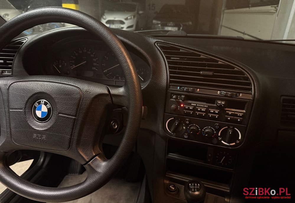 1994' BMW 3 Series 318I photo #6
