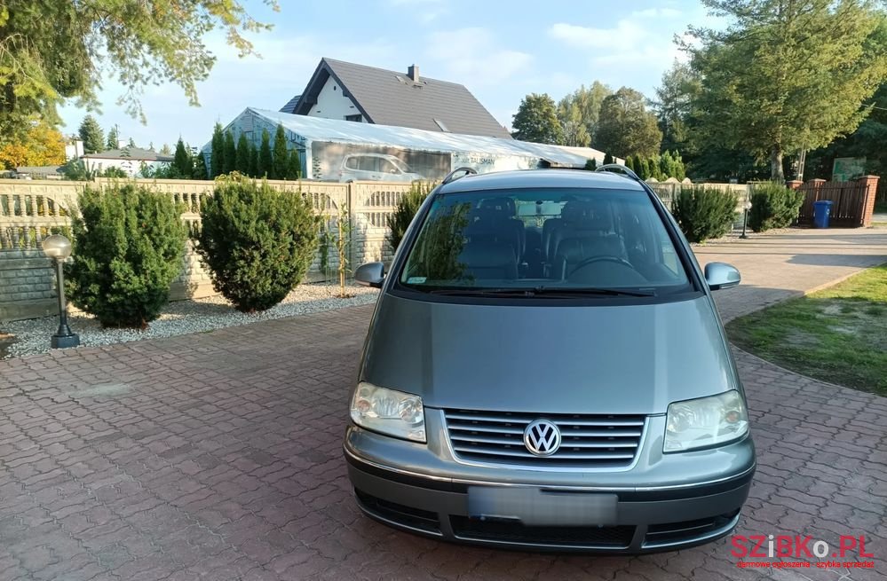 2004' Volkswagen Sharan photo #2