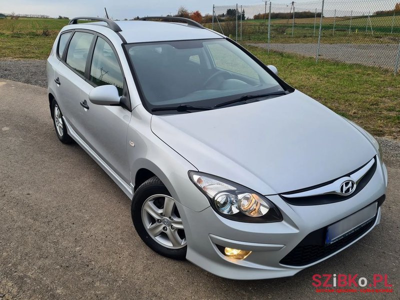 2011' Hyundai i30 I30Cw photo #3