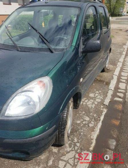 2000' Toyota Yaris photo #1