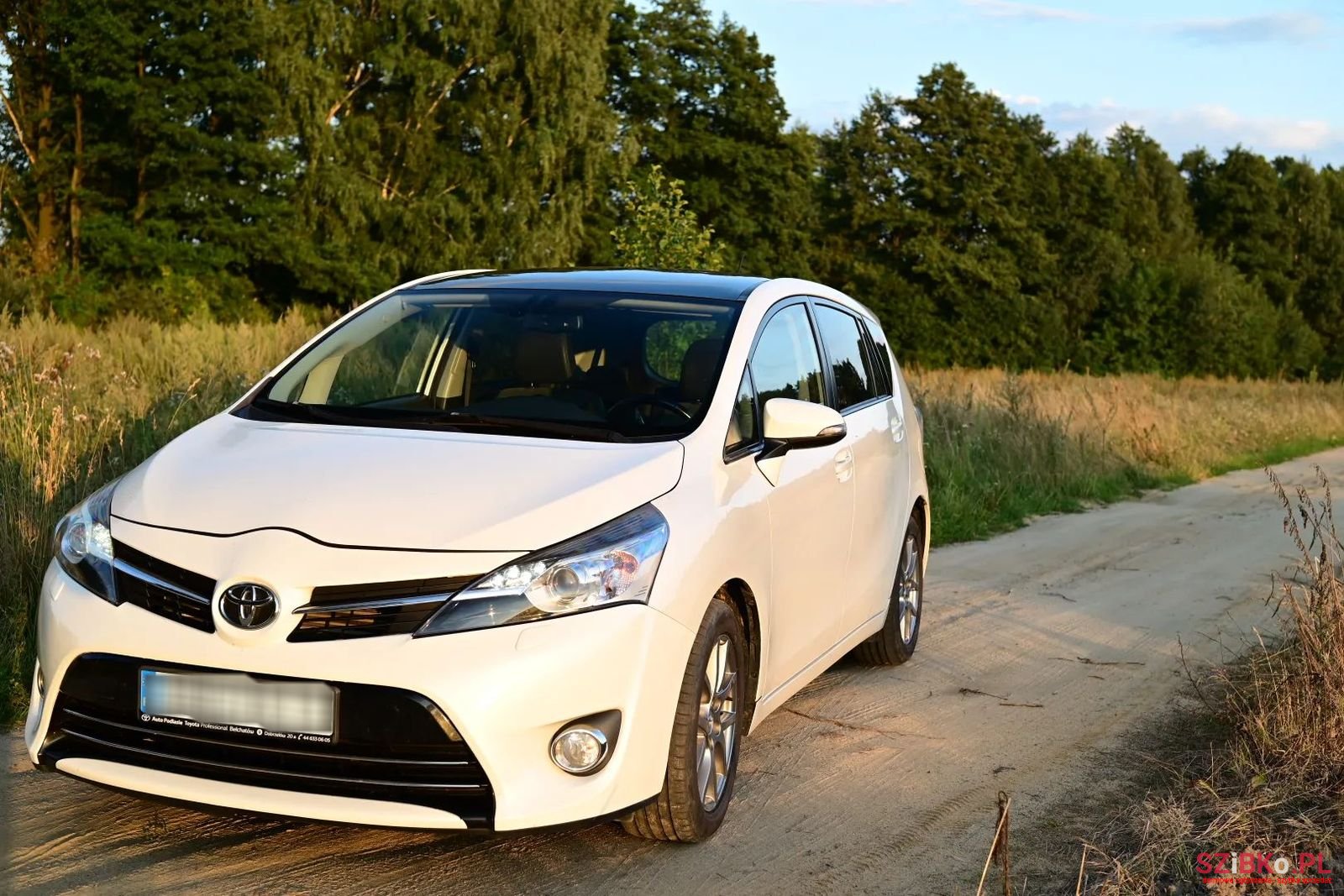 2013' Toyota Verso photo #3