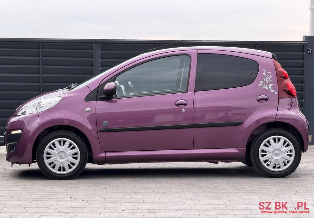 2013' Peugeot 107 photo #2