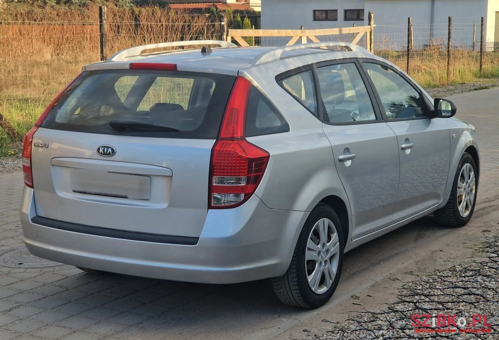 2010' Kia Ceed photo #4