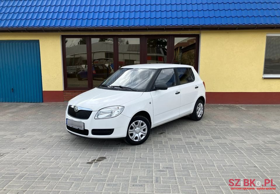 2009' Skoda Fabia photo #1