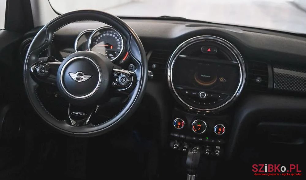 2018' MINI Cooper S Sport photo #5