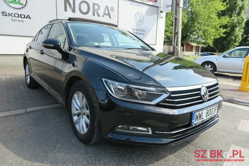 2018' Volkswagen Passat photo #1