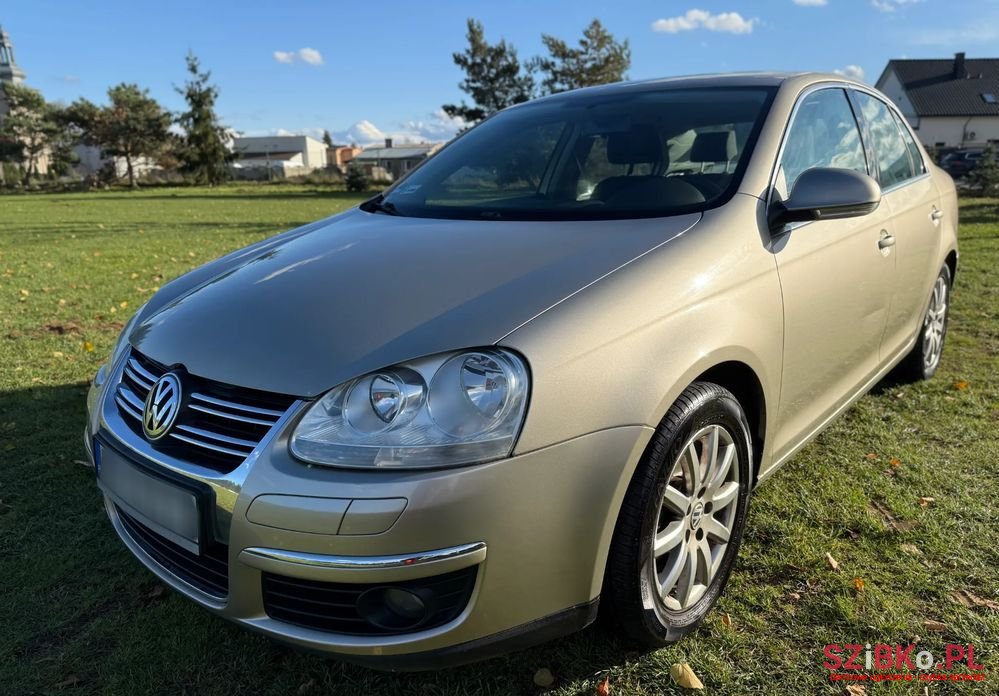 2006' Volkswagen Jetta 2.0 Fsi Comfortline photo #3