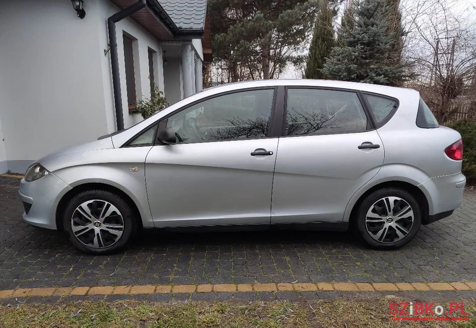 2008' SEAT Toledo photo #3