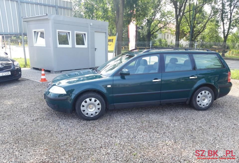 2001' Volkswagen Passat photo #6