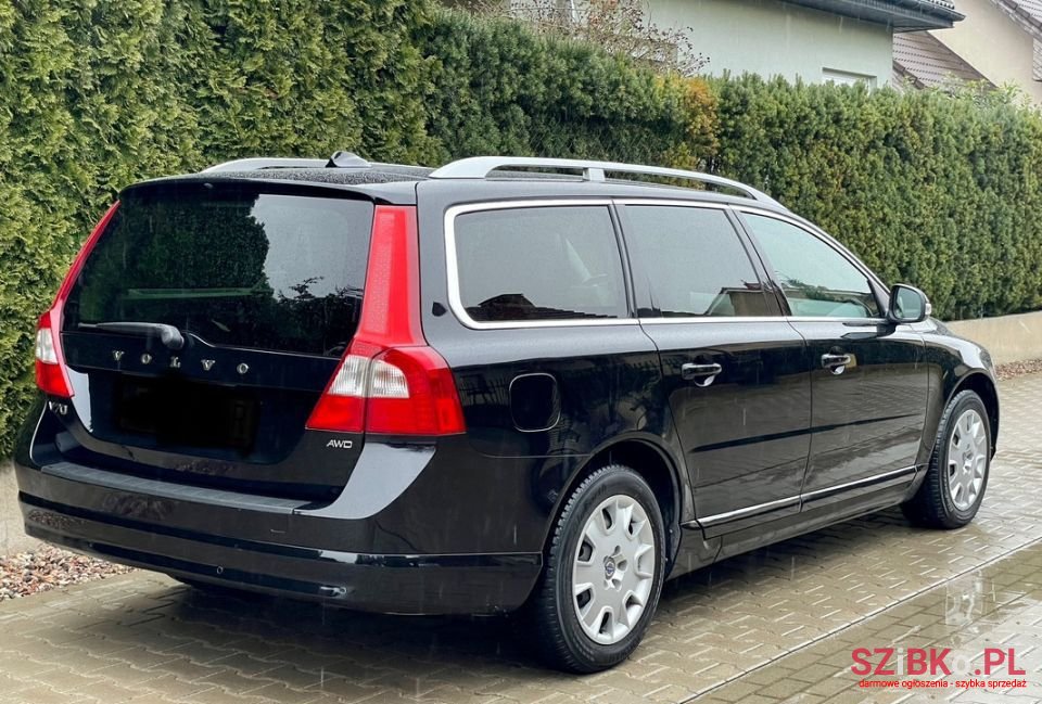 2010' Volvo V70 photo #1