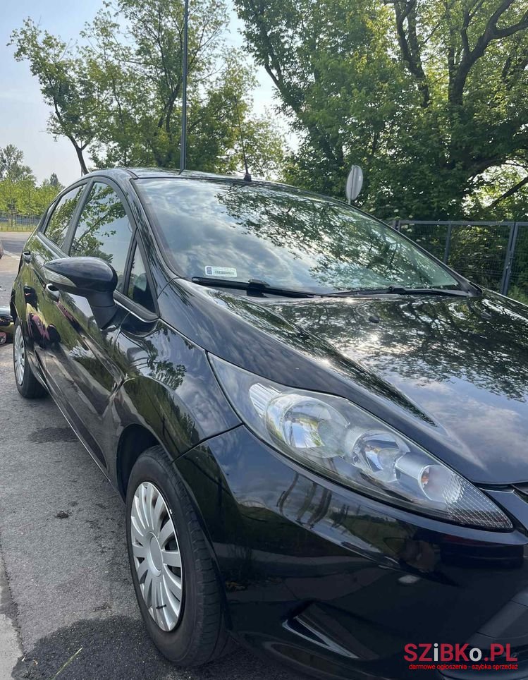 2010' Ford Fiesta photo #1