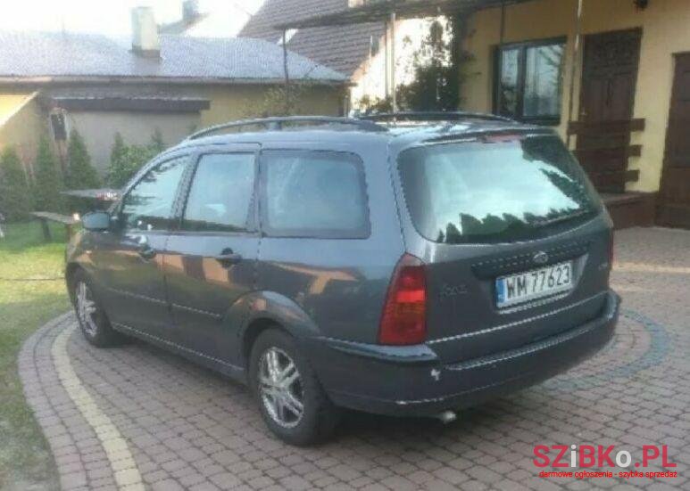 2002' Ford Focus photo #1