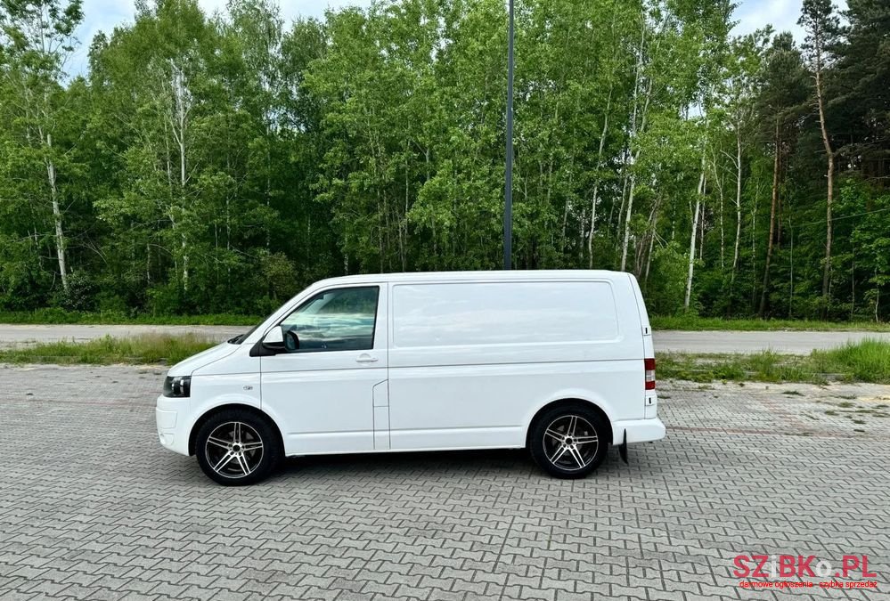 2013' Volkswagen Transporter photo #2