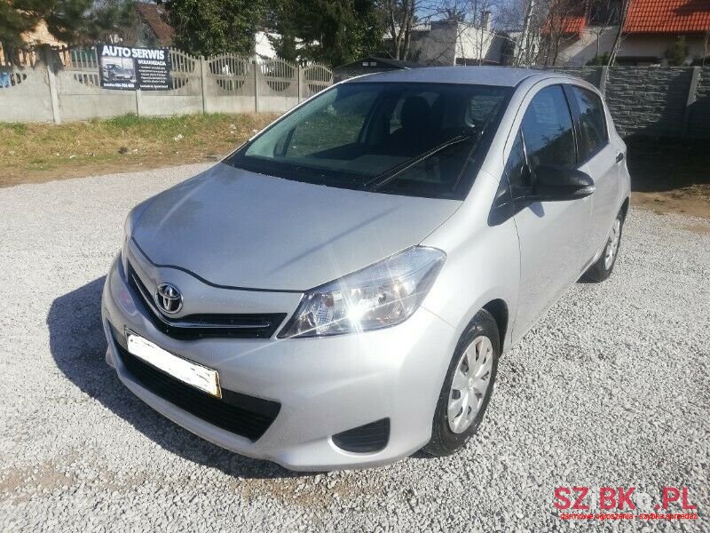 2012' Toyota Yaris photo #1