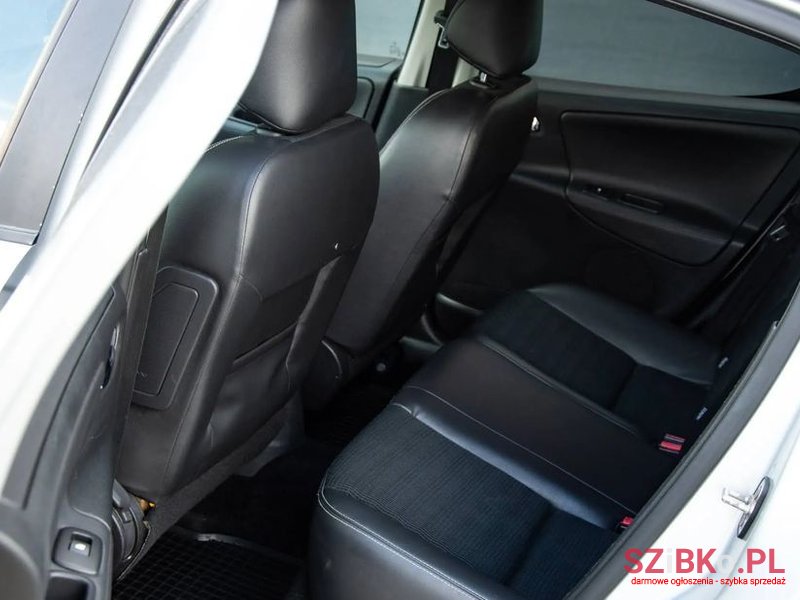 2011' Peugeot 207 1.6 Active photo #5