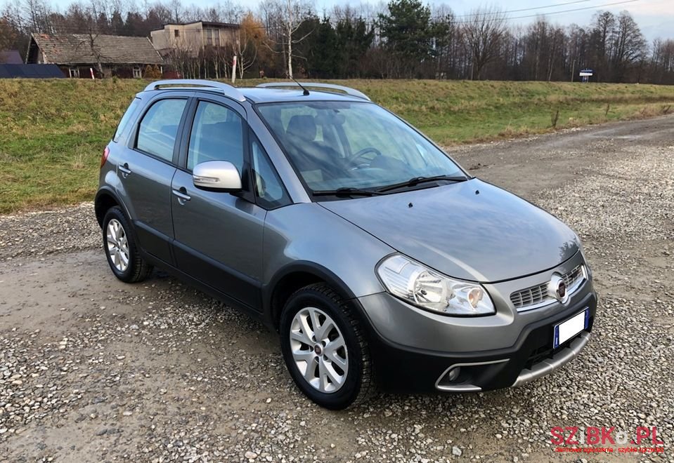 2012' Fiat Sedici photo #1