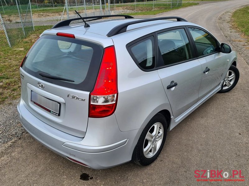 2011' Hyundai i30 I30Cw photo #2