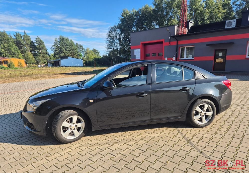 2009' Chevrolet Cruze 1.6 photo #2