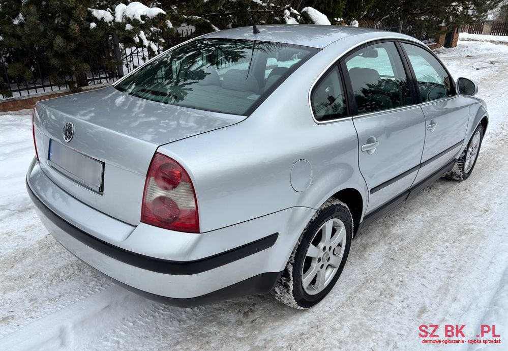 2004' Volkswagen Passat photo #3