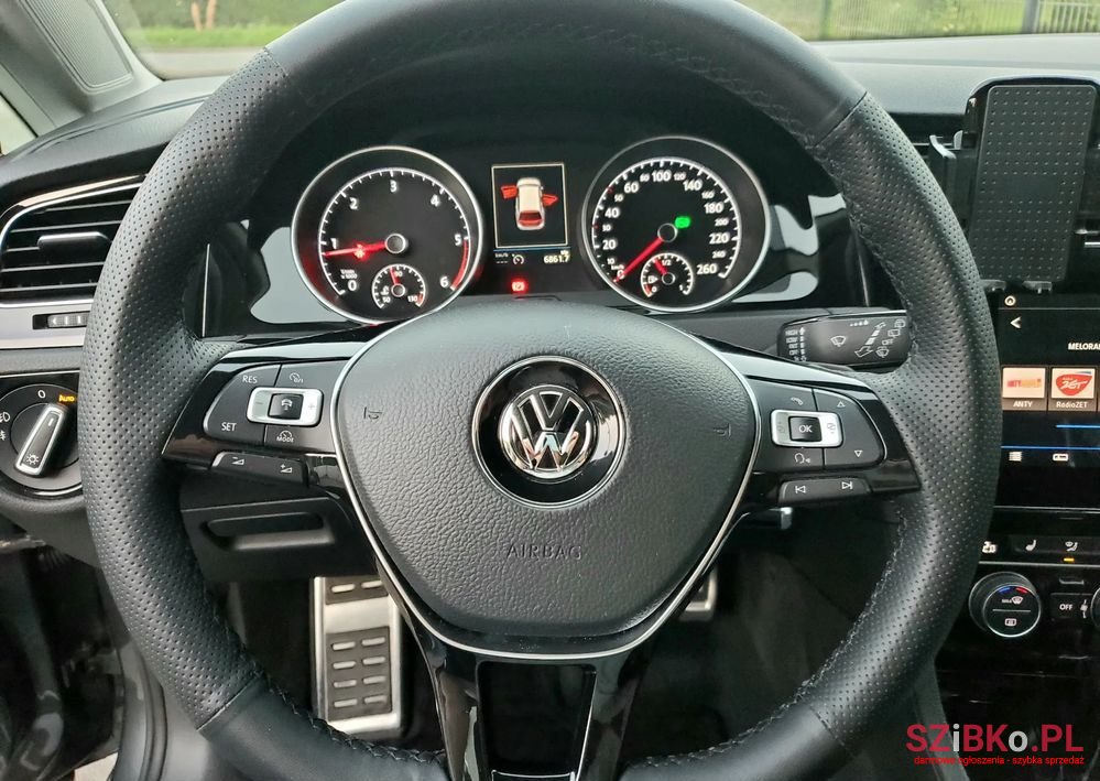 2017' Volkswagen Golf photo #6