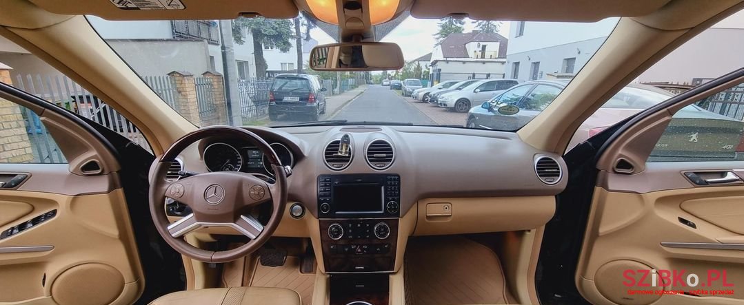 2010' Mercedes-Benz Ml photo #6