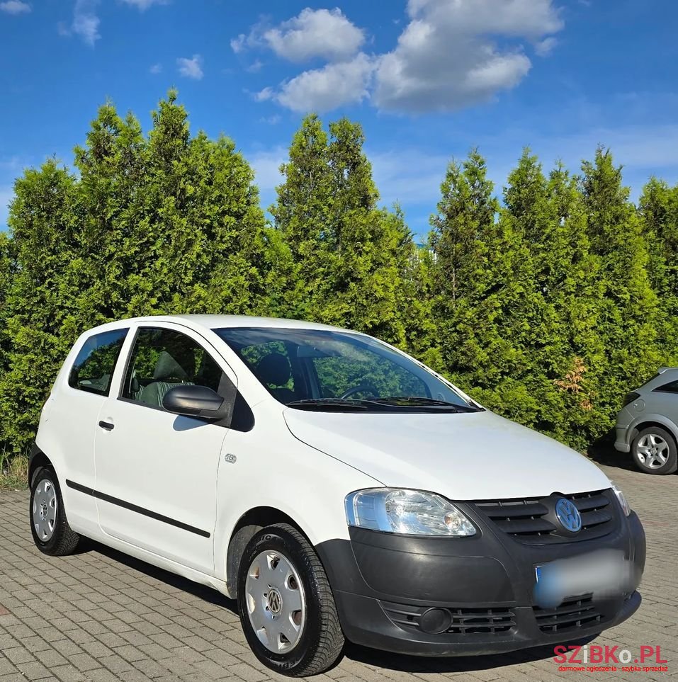 2009' Volkswagen Fox 1.2 photo #1
