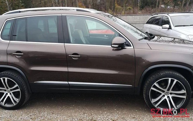 2012' Volkswagen Tiguan photo #4