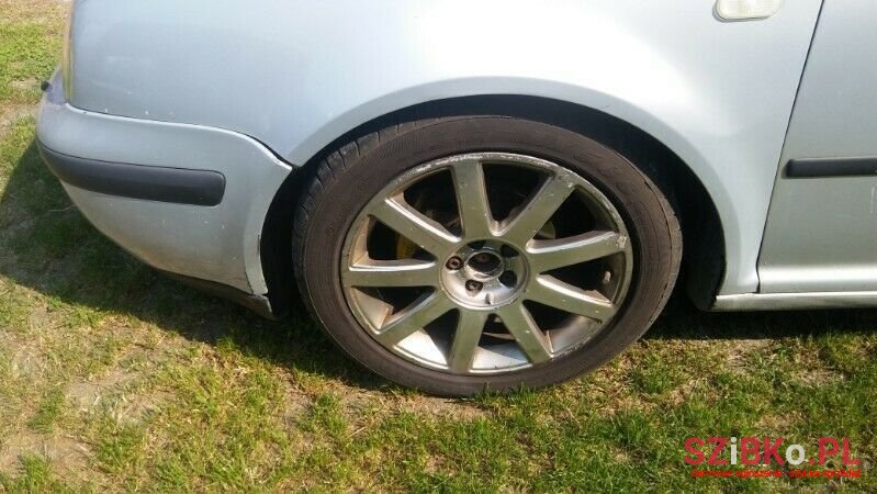 2000' Volkswagen Golf photo #2