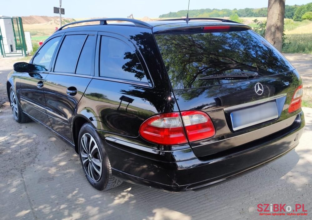 2004' Mercedes-Benz E-Class photo #3