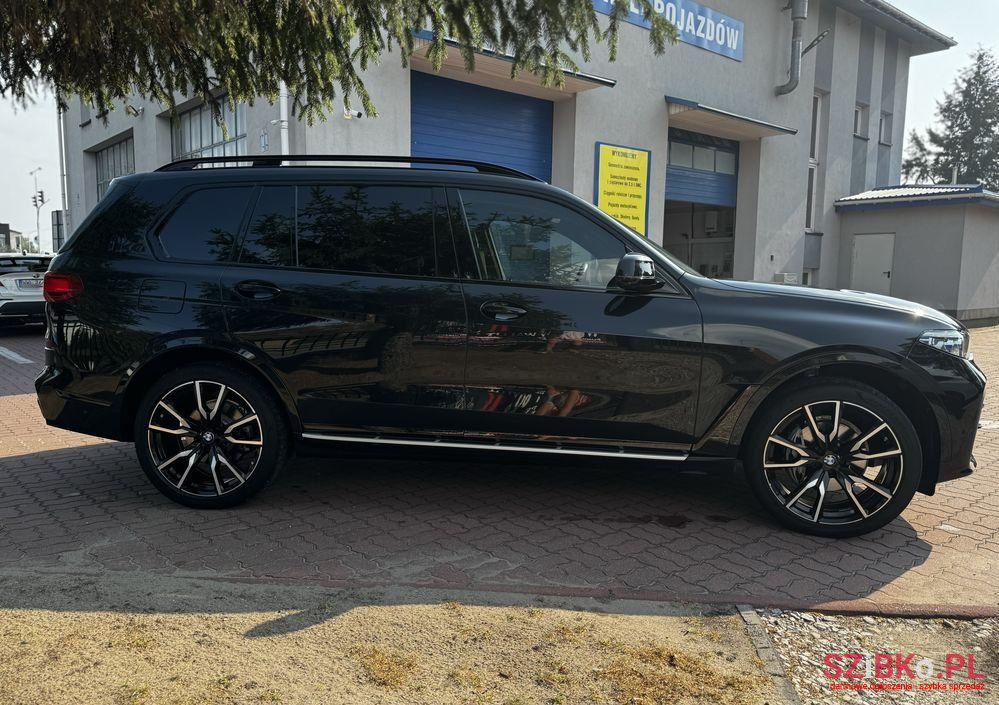 2021' BMW X7 Xdrive40I Sport photo #3