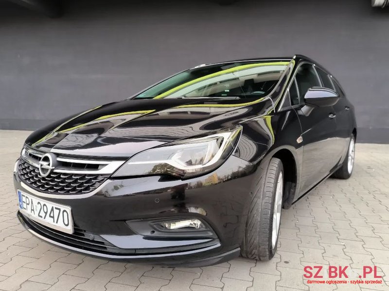 2016' Opel Astra photo #3