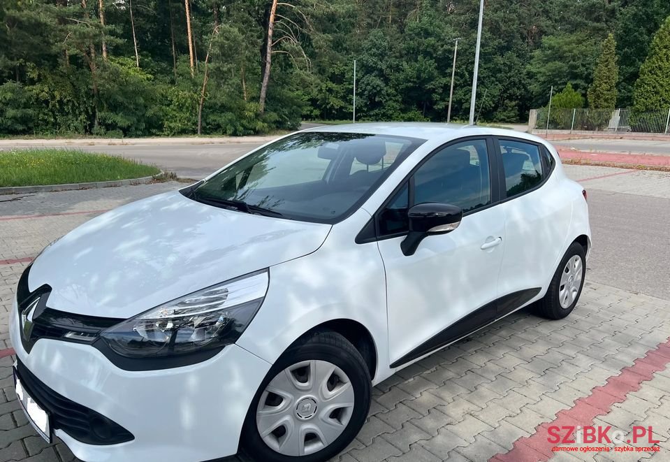 2015' Renault Clio photo #2