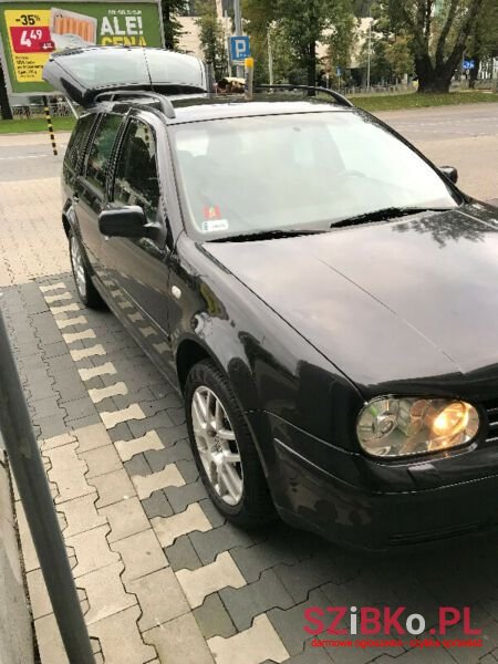 2003' Volkswagen Golf photo #1