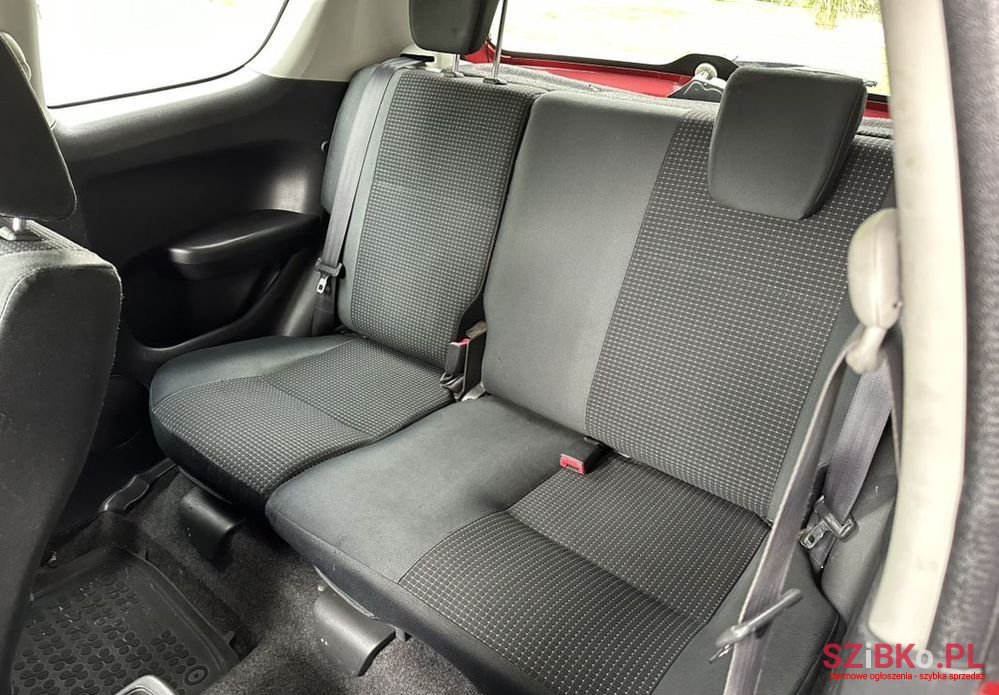 2007' Suzuki Swift 1.3 Sakura photo #6