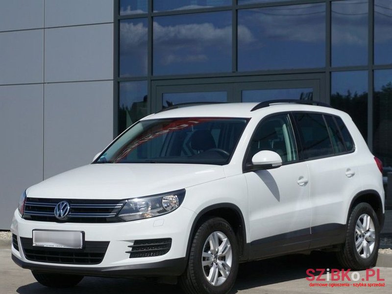 2015' Volkswagen Tiguan photo #2