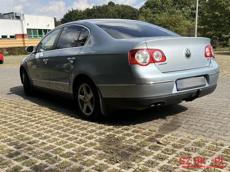 2006' Volkswagen Passat photo #3