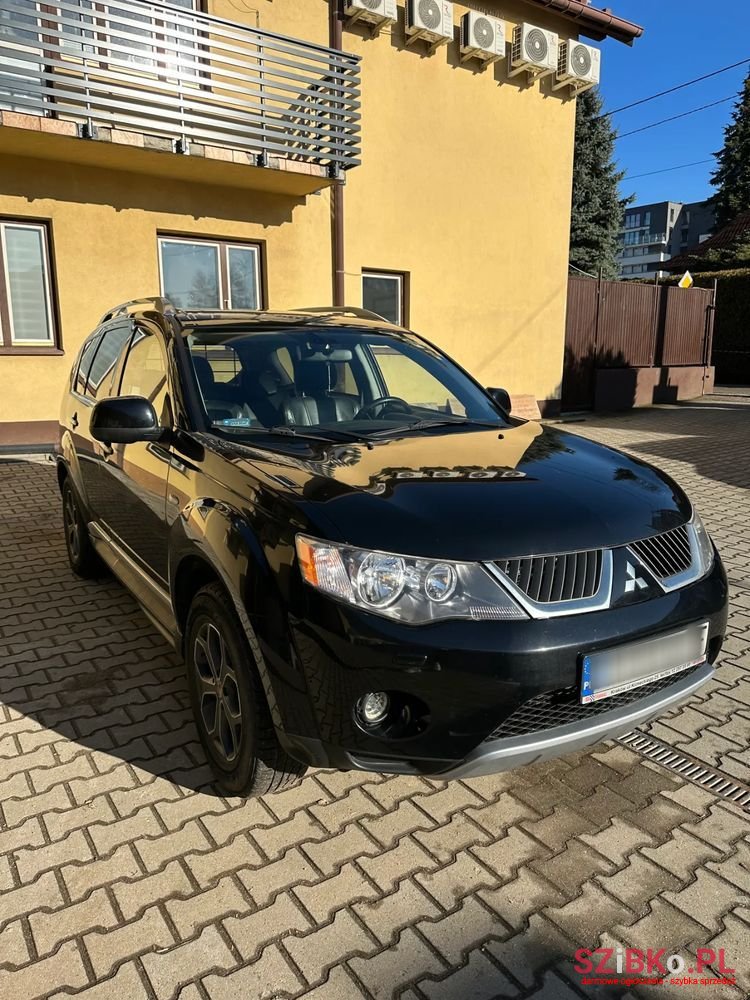 2009' Mitsubishi Outlander photo #1