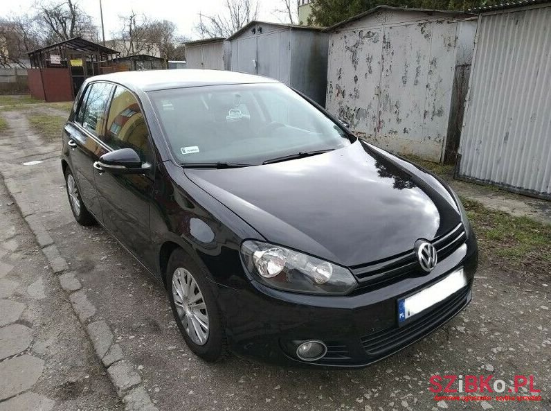 2010' Volkswagen Golf photo #1