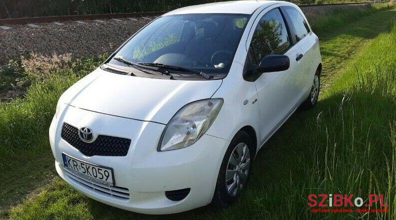 2008' Toyota Yaris photo #1