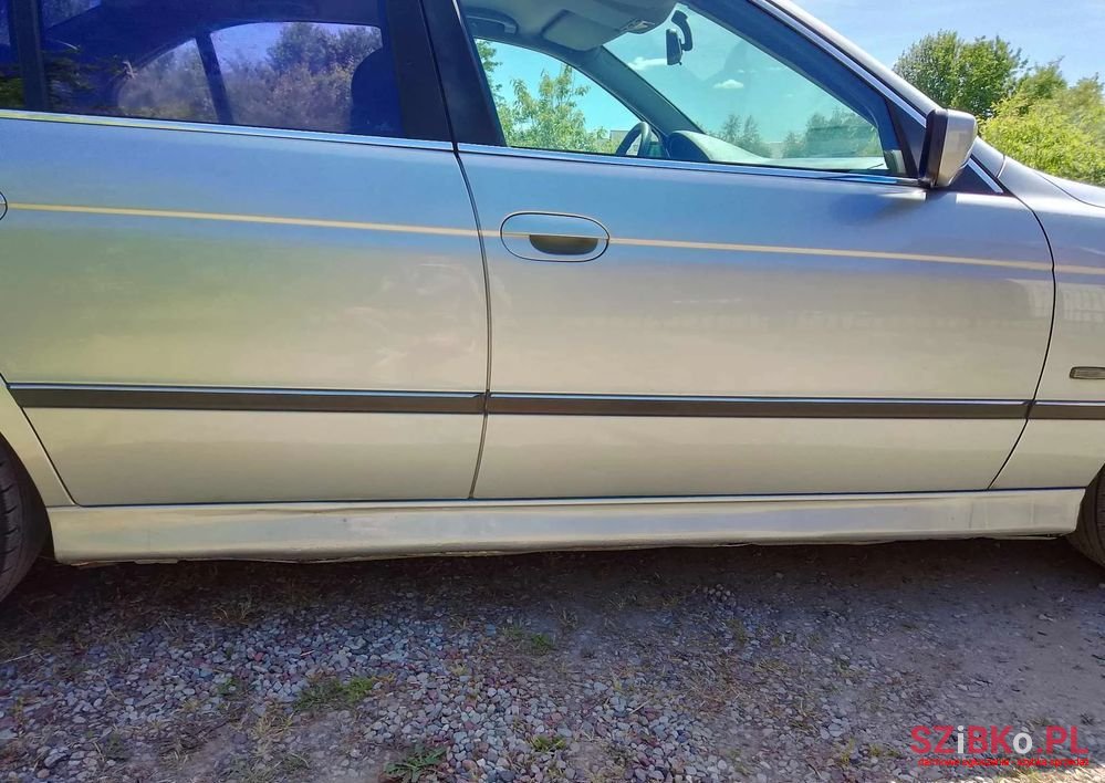 1998' BMW 5 Series 523I photo #5