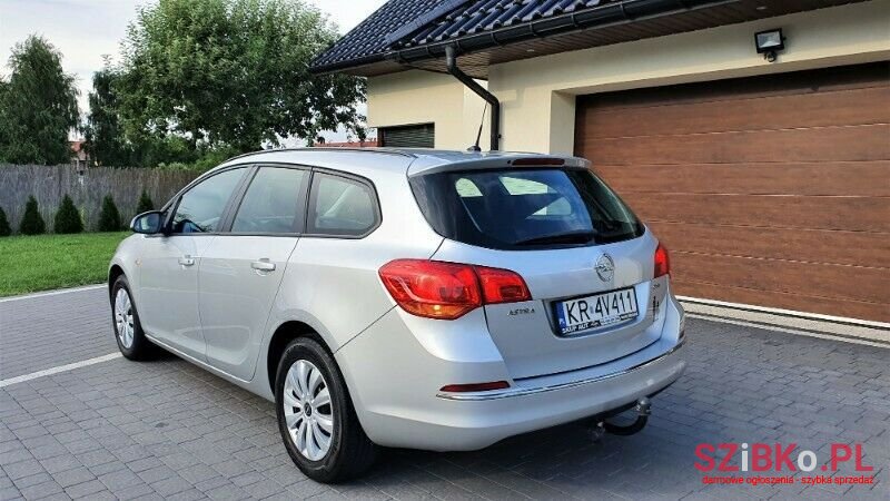 2014' Opel Astra photo #1