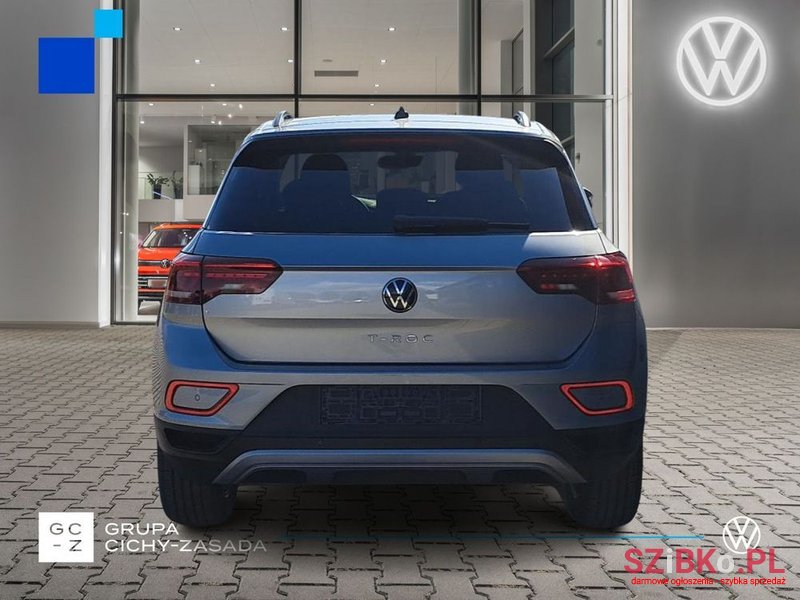 2024' Volkswagen T-Roc photo #3