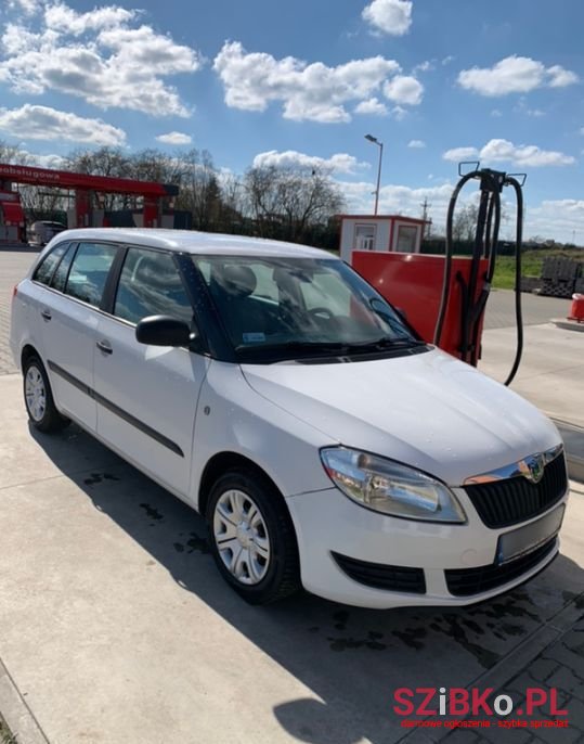 2011' Skoda Fabia photo #1